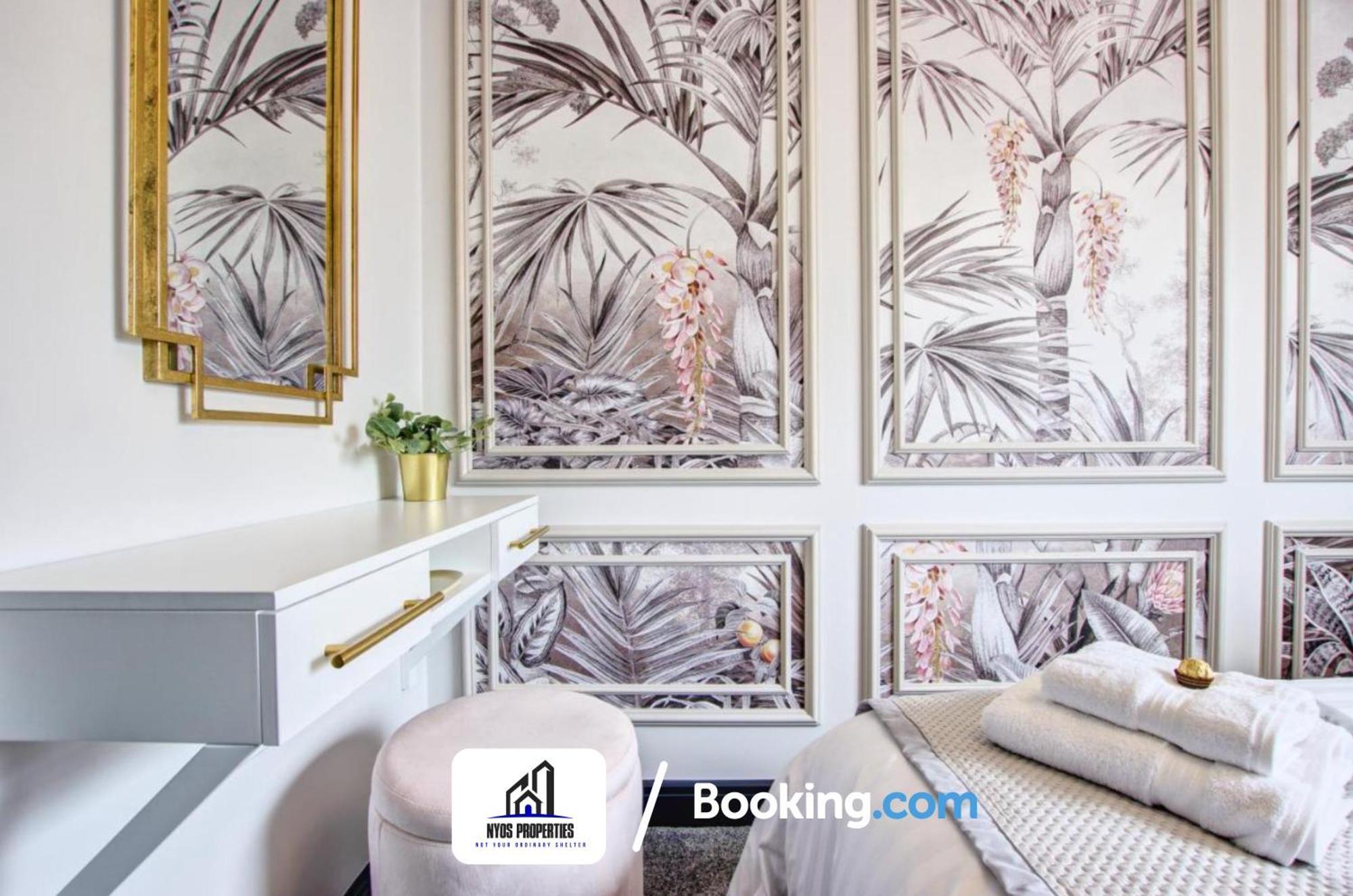 3 Bedroom Home By Nyos Properties Short Lets & Serviced Accommodation Manchester With Garden Exterior photo