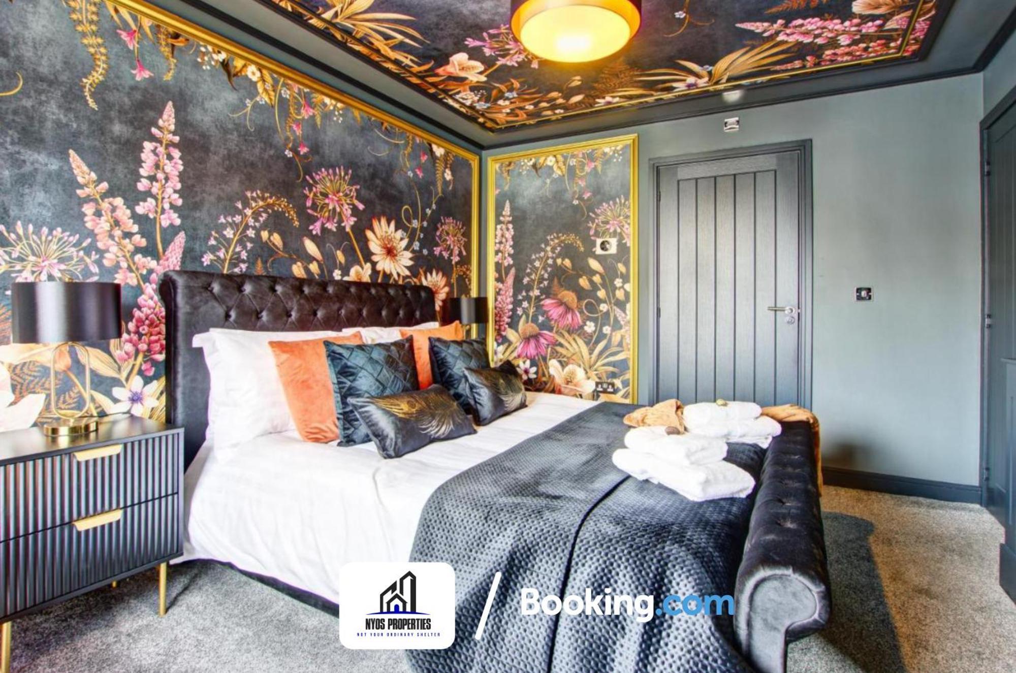 3 Bedroom Home By Nyos Properties Short Lets & Serviced Accommodation Manchester With Garden Exterior photo