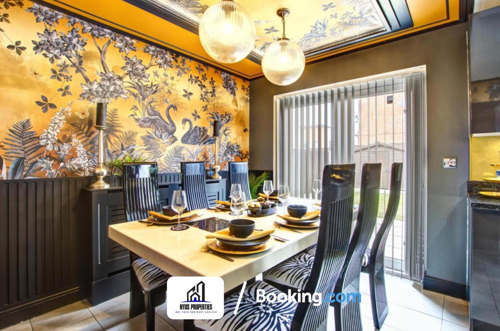 3 Bedroom Home By Nyos Properties Short Lets & Serviced Accommodation Manchester With Garden Exterior photo